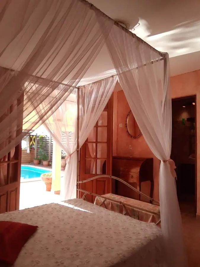 Agréable chambre d'hôtes, SDB, piscine, carbet cuisine. Saint-Claude Esterno foto