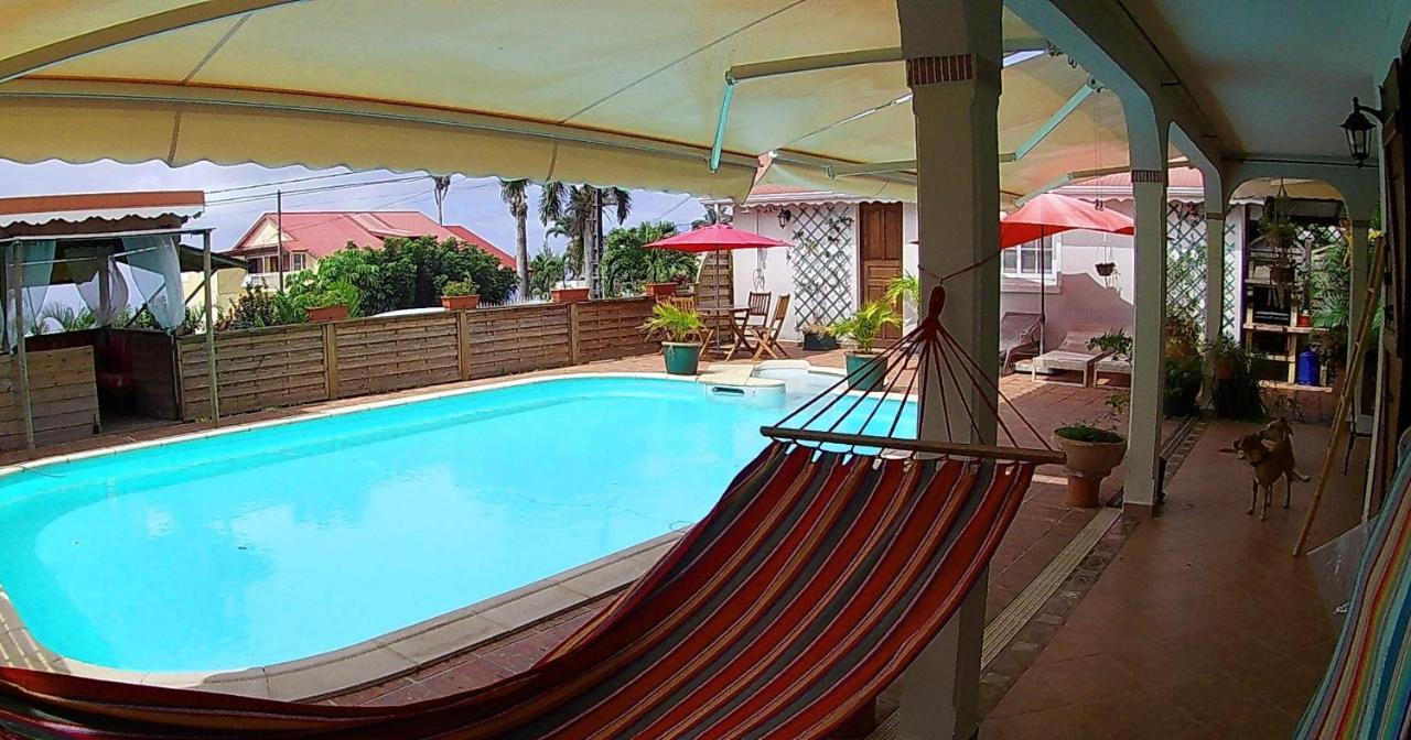 Agréable chambre d'hôtes, SDB, piscine, carbet cuisine. Saint-Claude Esterno foto