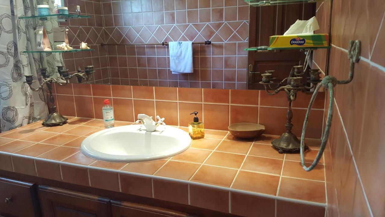 Agréable chambre d'hôtes, SDB, piscine, carbet cuisine. Saint-Claude Esterno foto