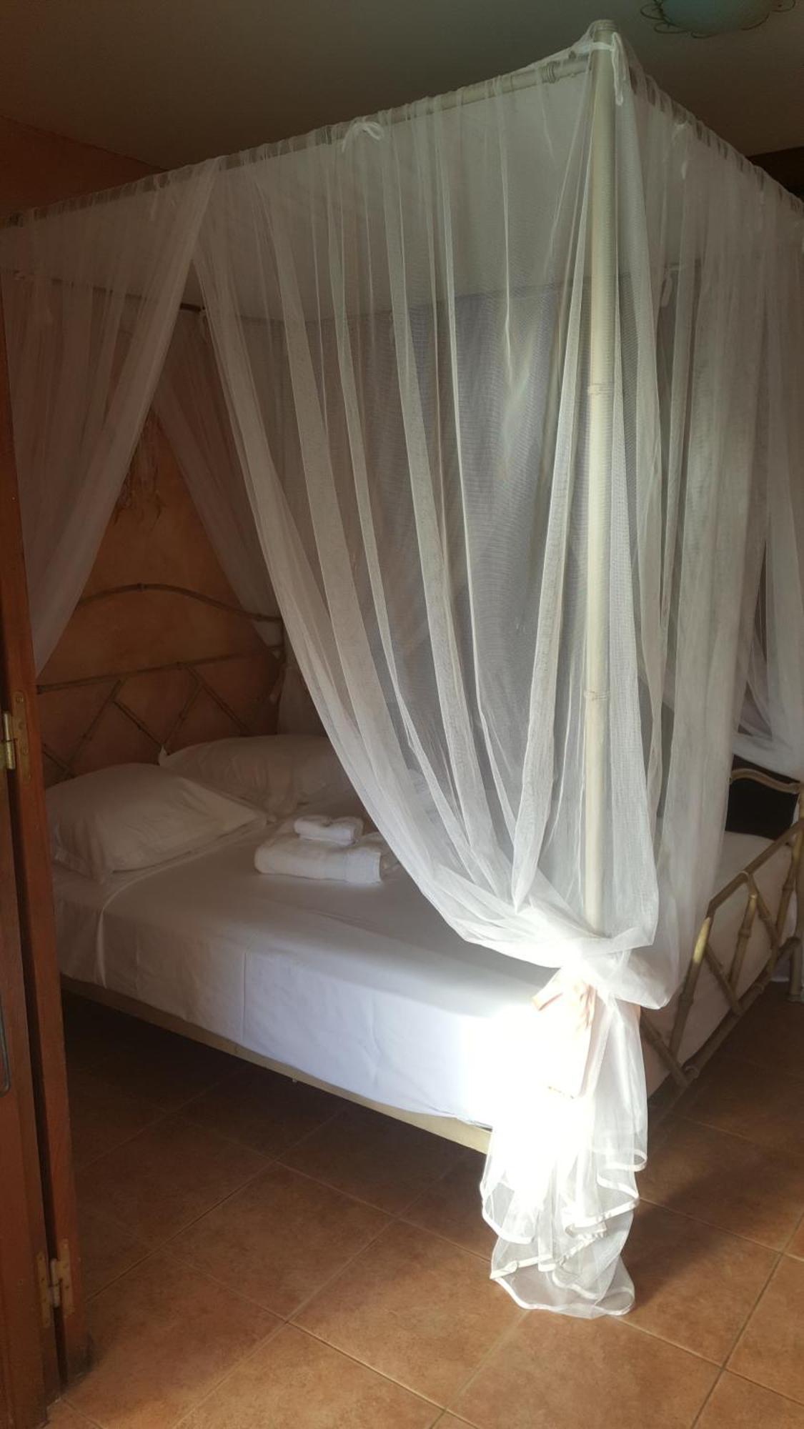 Agréable chambre d'hôtes, SDB, piscine, carbet cuisine. Saint-Claude Esterno foto